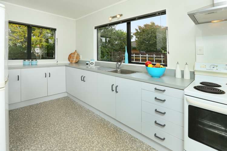 2/5 Septimus Place Henderson_12