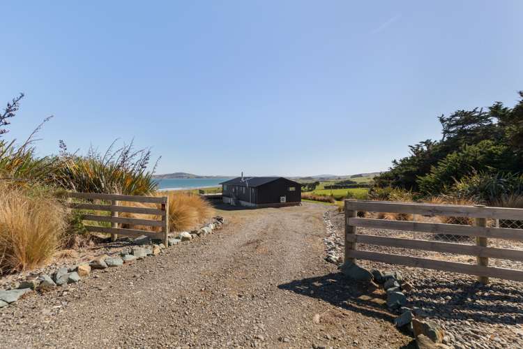 77 Tihaka Beach Road Riverton & Surrounds_33