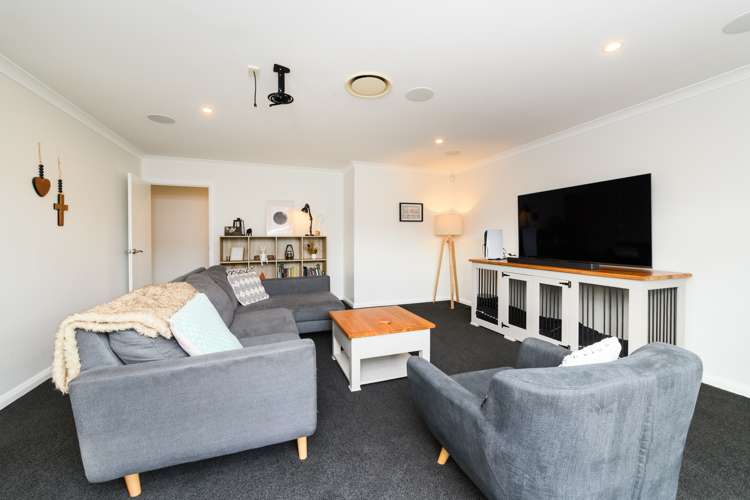 7 Roots Street East Feilding_2