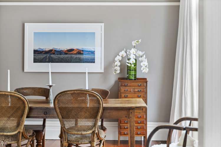 72 The Drive Epsom_11