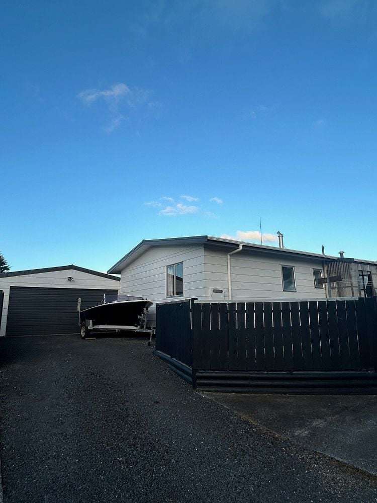 8b Emma Place Pukete_12