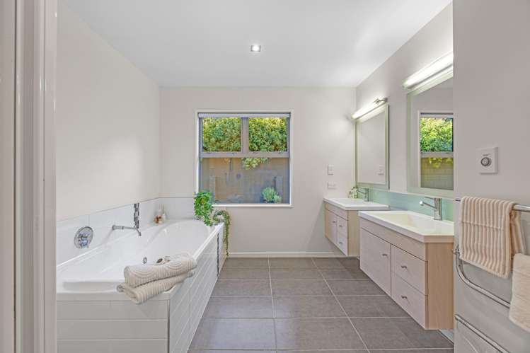 8 Quarry Hill Terrace Kennedys Bush_16