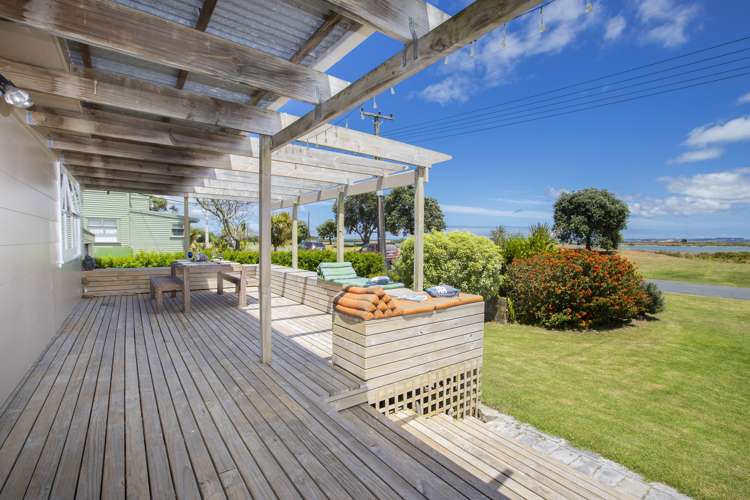 7 Birds Beach Road Tapora_9