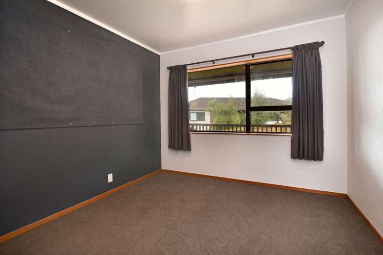 3 Higham Ferrers Place Red Beach_23