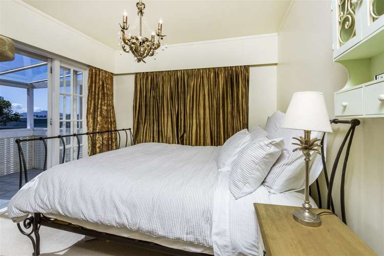 2/11a East Coast Road Milford_11