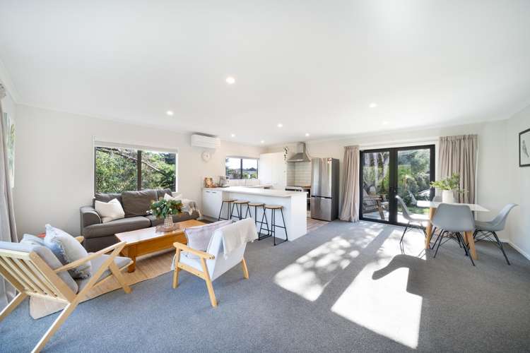21A Dorset Grove Cannons Creek_5