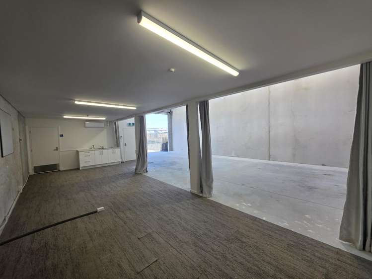 2/7 Lake Bryndwr Lane Burnside_7