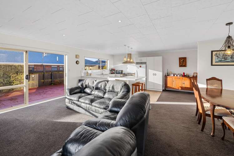 27 Elmbridge Place Owhata_3
