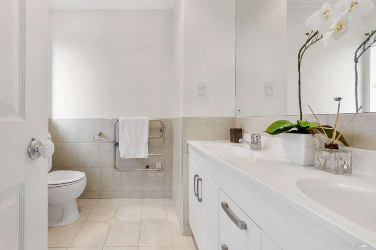 9 Heyington Way East Tamaki Heights_11