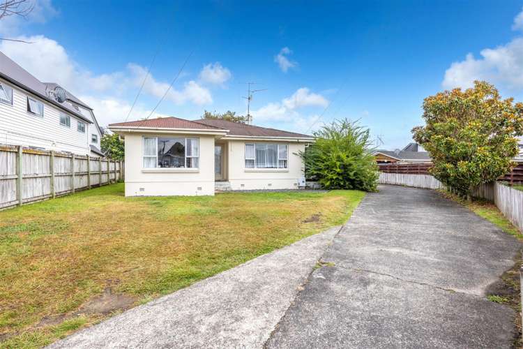 8 Snead Place Hamilton East_13