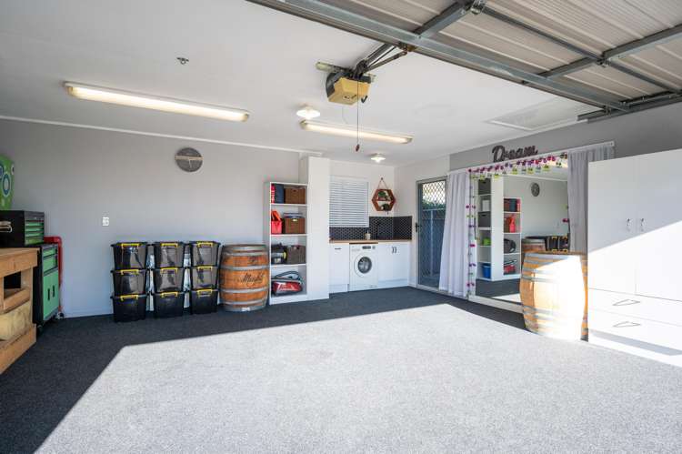 8 Gershwin Grove Stoke_17