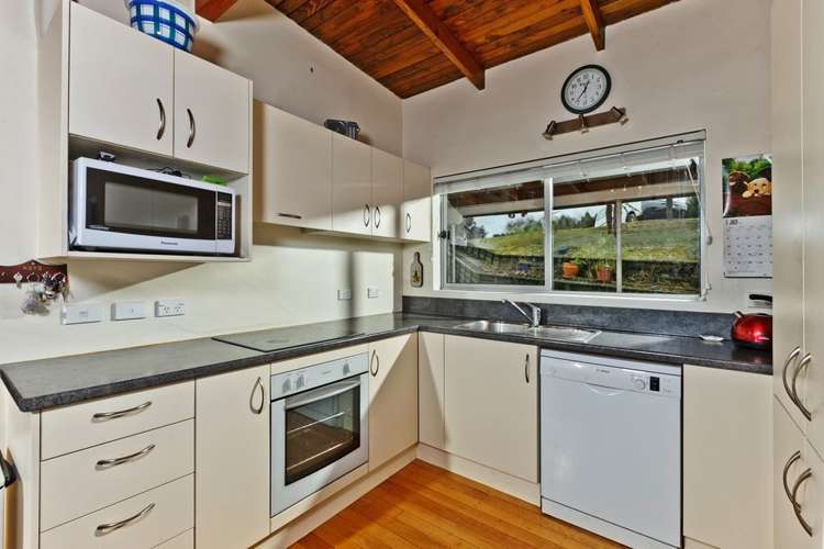 669 East Coast Road Browns Bay_12