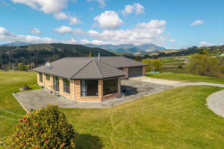 76 Pretty Bridge Valley Road_1
