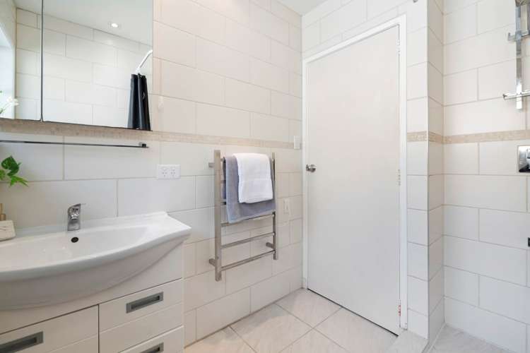 2/6 Awaruku Road Torbay_9