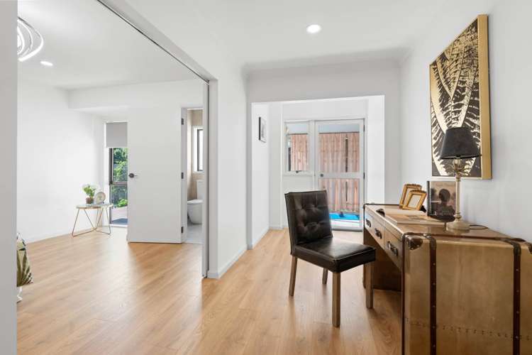 216 Whitford Road Shamrock Park_17