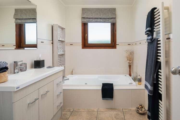 14 Cooper Street Wairau Valley_17