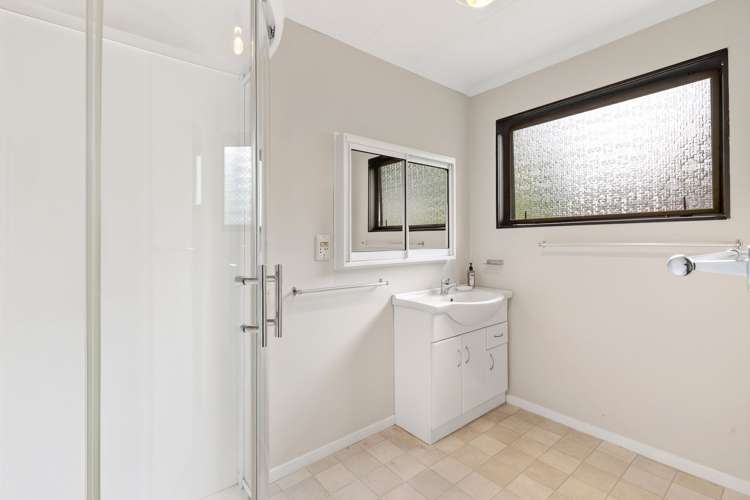 2/3 The Ridgeway Enner Glynn_9