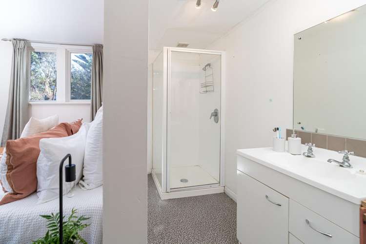 27 Victory Avenue Karori_10