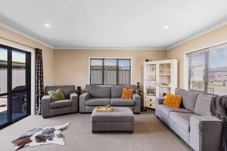 11 Lewis Way Poraiti_1