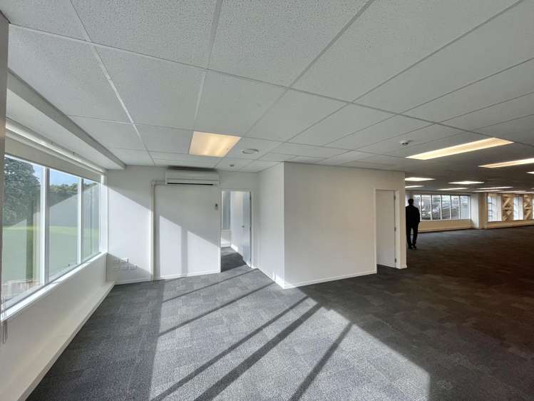 34 Barrys Point Road Takapuna_10