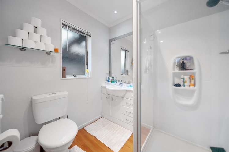 35 Croftview Road Wattle Downs_13