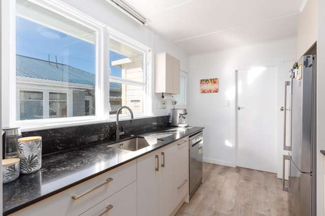 33 Lynda Avenue Paparangi_4