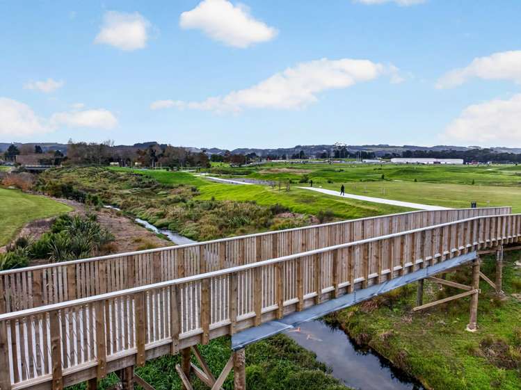 35 Otuwairoa Esplanade Opaheke_32