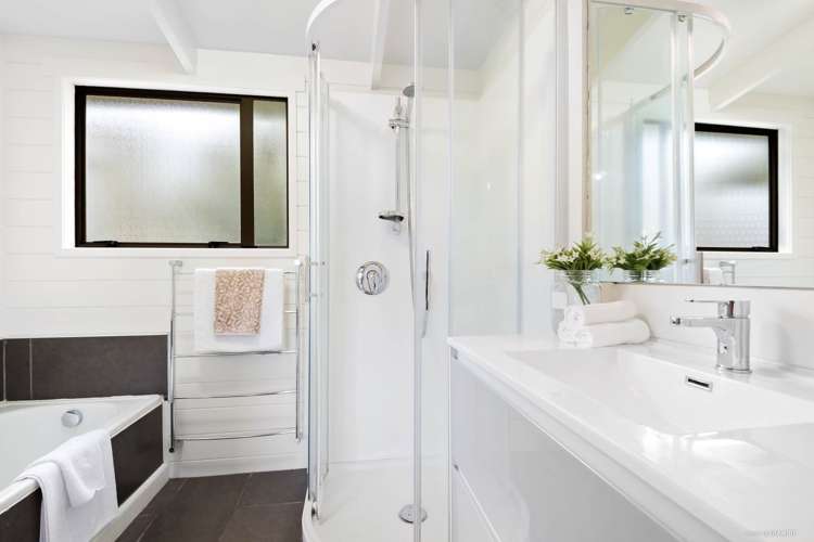 2/129 Moore Street Howick_9