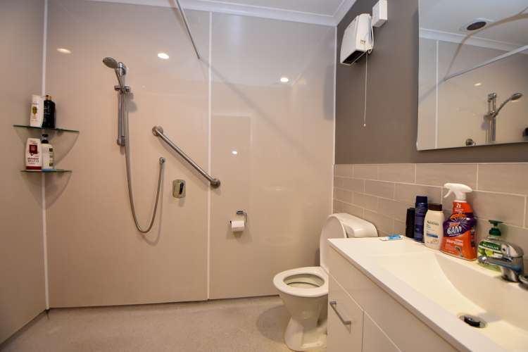 320 High Street South Carterton_13