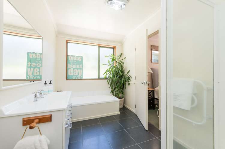 10 Olympus Way Richmond_13