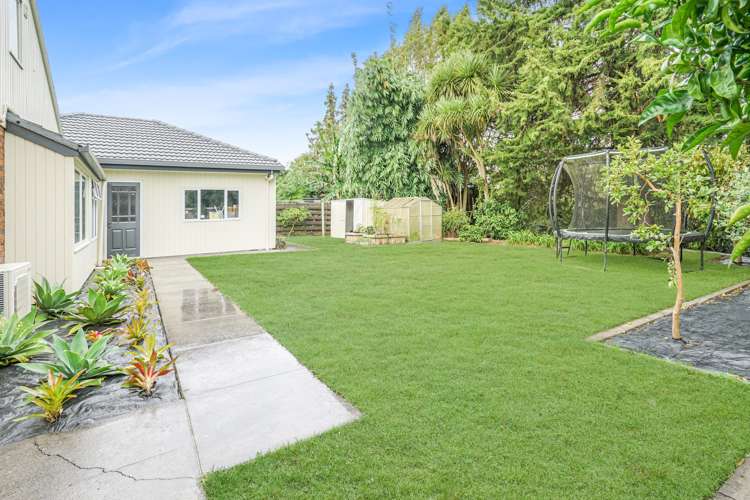 22 Chedworth Avenue Chedworth_18