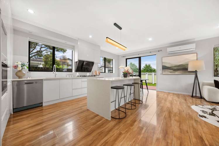 324A Royal Road Massey_6