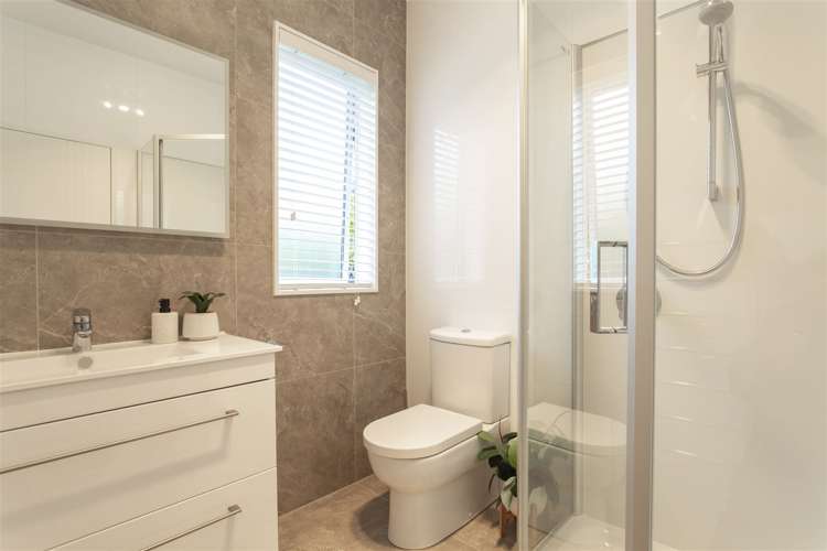 22 Boocock Crescent Orewa_12