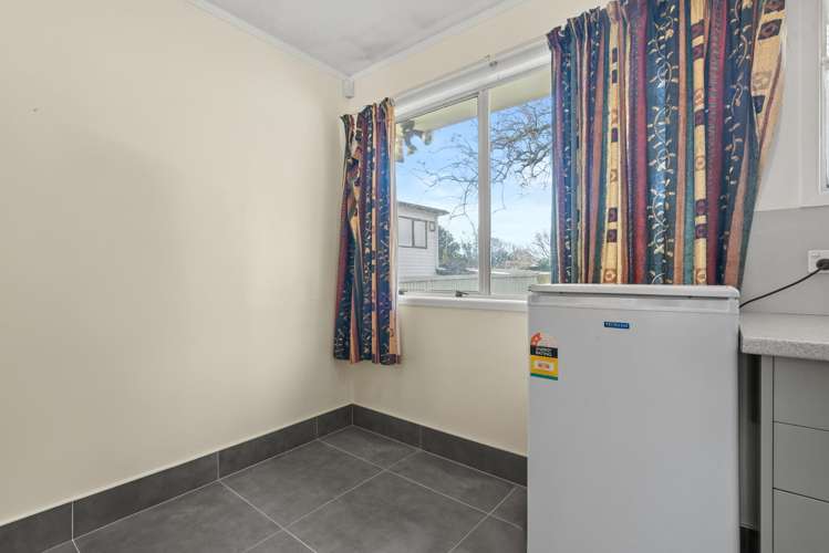 1/23 Frobisher Way Clendon Park_9