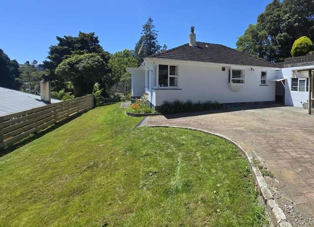 VENDORS ON THE MOVE - MUST BE SOLD!