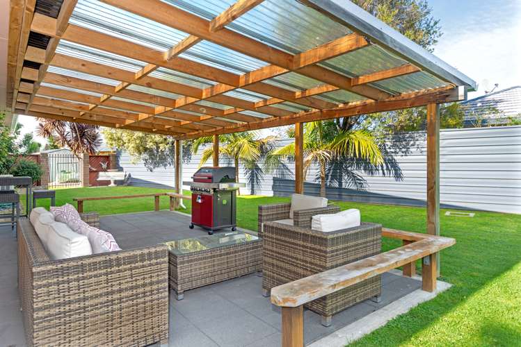 32 Ruru Avenue Lytton West_7