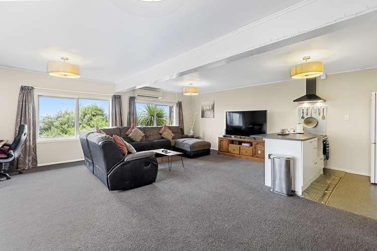 51 Winston Street Crofton Downs_19