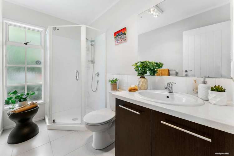 4 Trust Place Sunnyhills_17