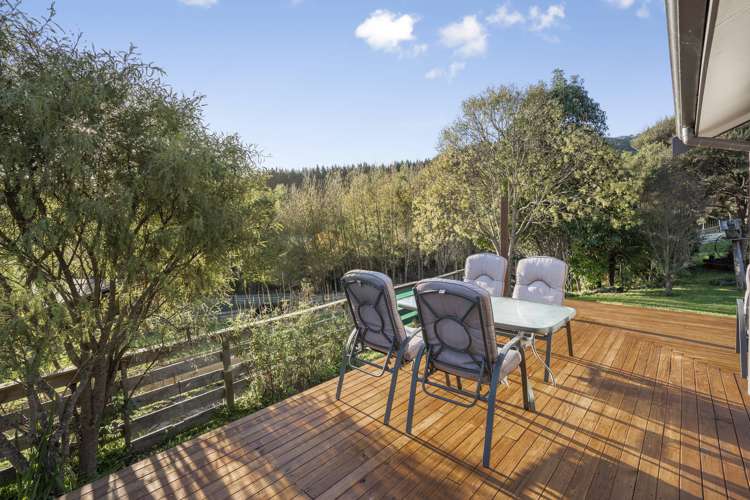 34 Pencarrow Crescent Wainuiomata_10