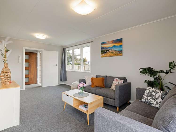 2 Yeats Crescent Fairfield_4