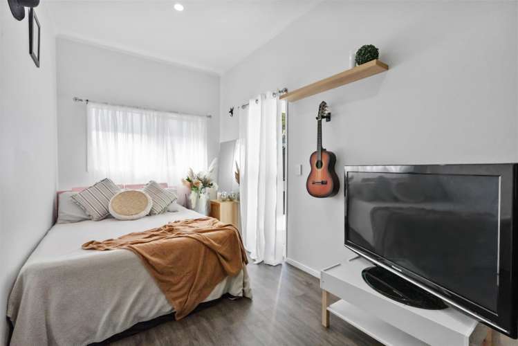 3 May Grove Lane Tamaterau_12