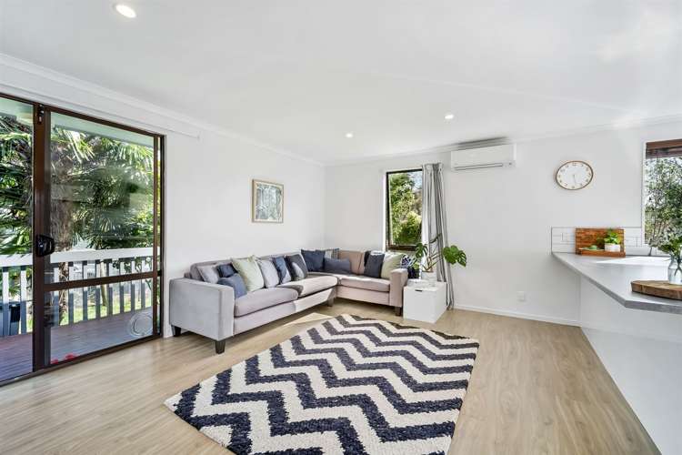 1/26 Waiora Road Stanmore Bay_5