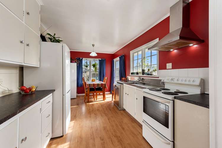 7 Southsea Crescent Silverdale_1