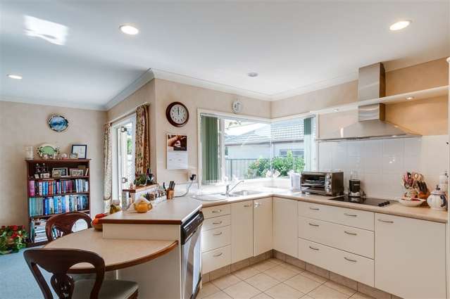 3 Queens Walk Taradale_1