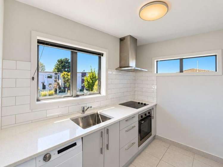 2/360 Worcester St Linwood_1