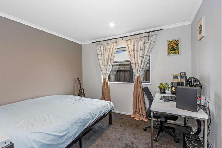 53 Selfe Crescent Burwood_13