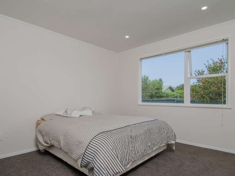 8 Dolan Place New Lynn_11