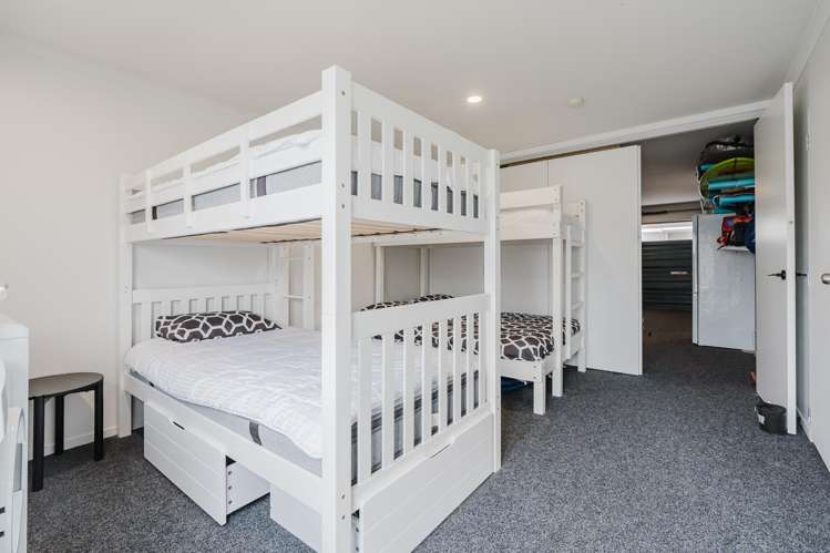 13/414A Ocean Road Whangamata_16