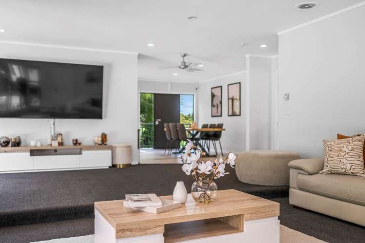 317 & 317A West Road Brookby_11