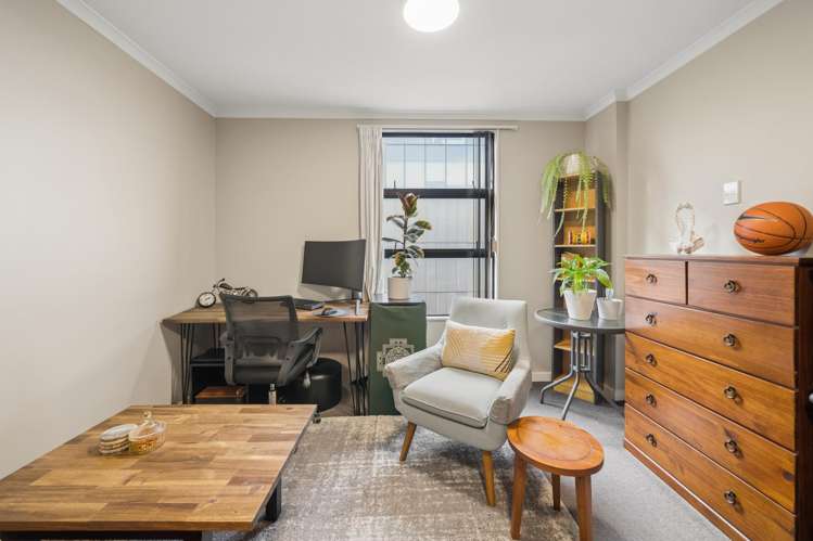 707/5 Aitken Street_3